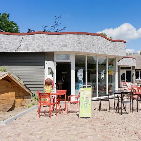 Chalet Modern With Dishwasher, Near De Efteling